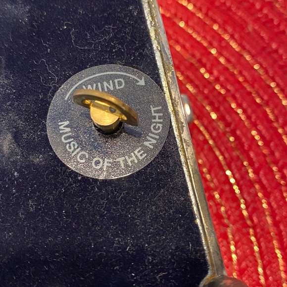 Vintage Grand Piano-shaped Silver-Plated Musical Trinket Box - Picture 7 of 7